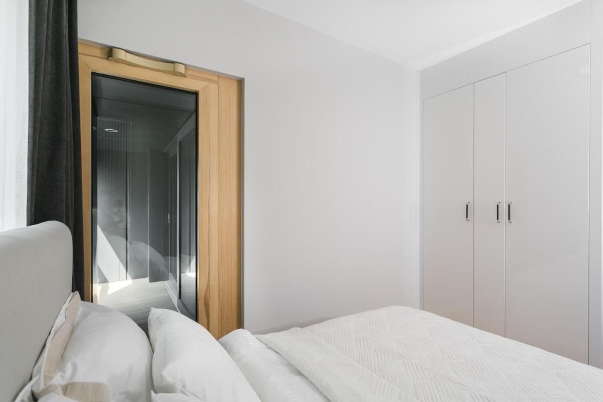 Mennica - Two Bedrooms - Stays&41