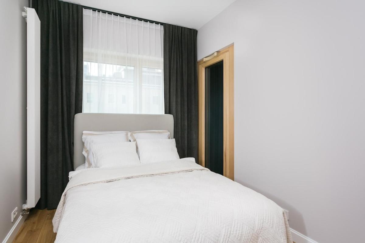 Apartament Mennica - Two Bedrooms - Stays&41