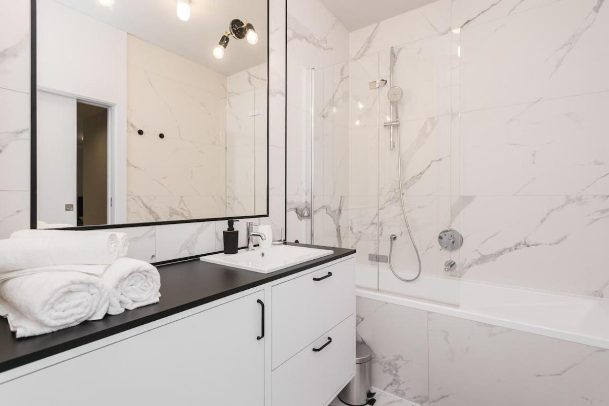 Mennica - Two Bedrooms - Stays&41 Warszawa